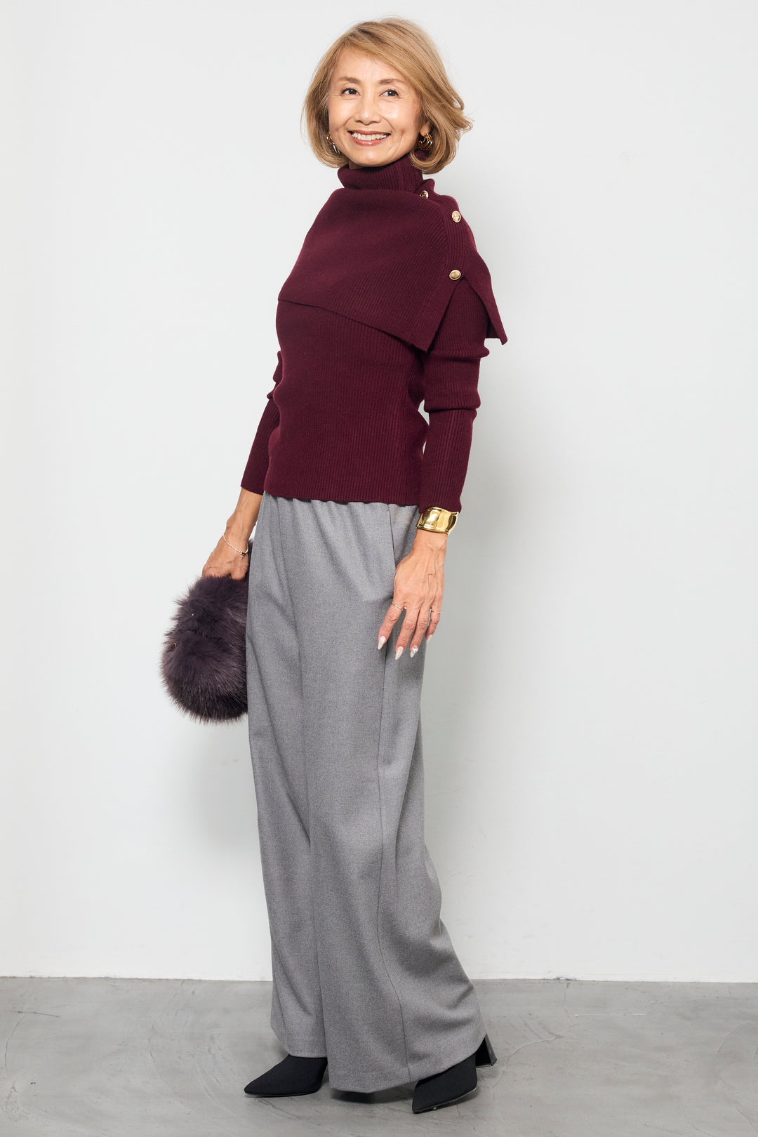 ボタンデザインケープニットアンサンブル