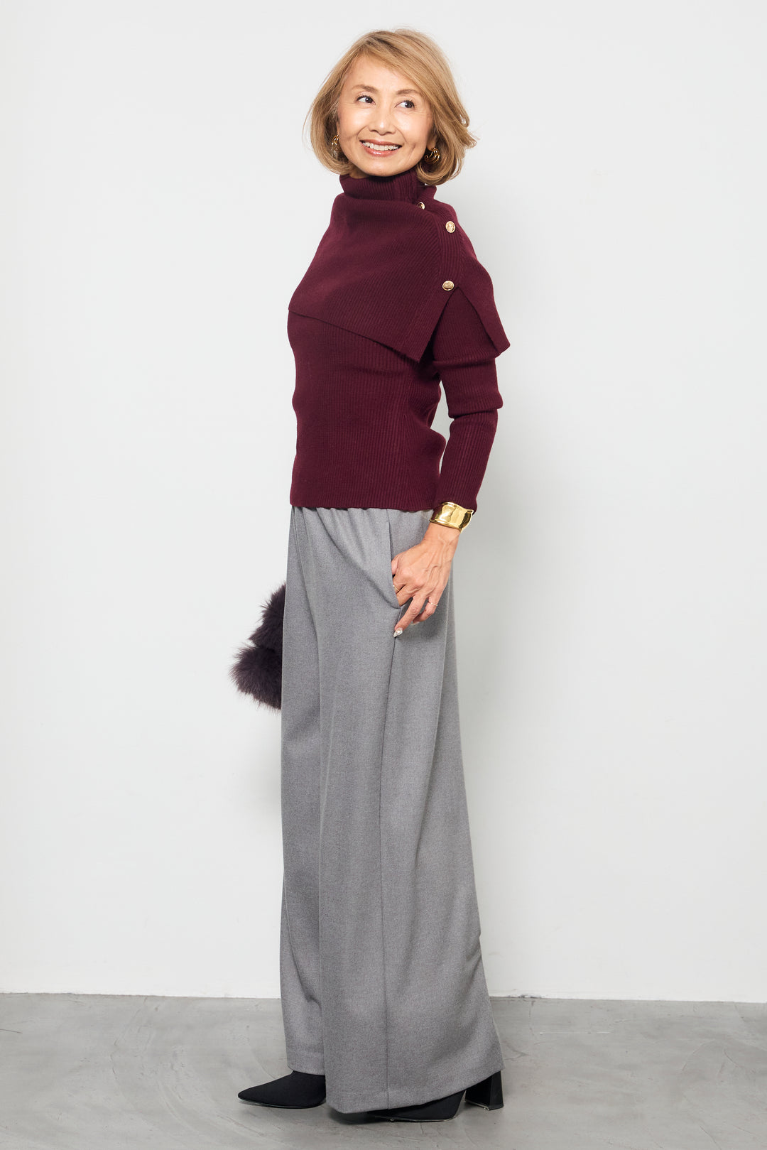 ボタンデザインケープニットアンサンブル