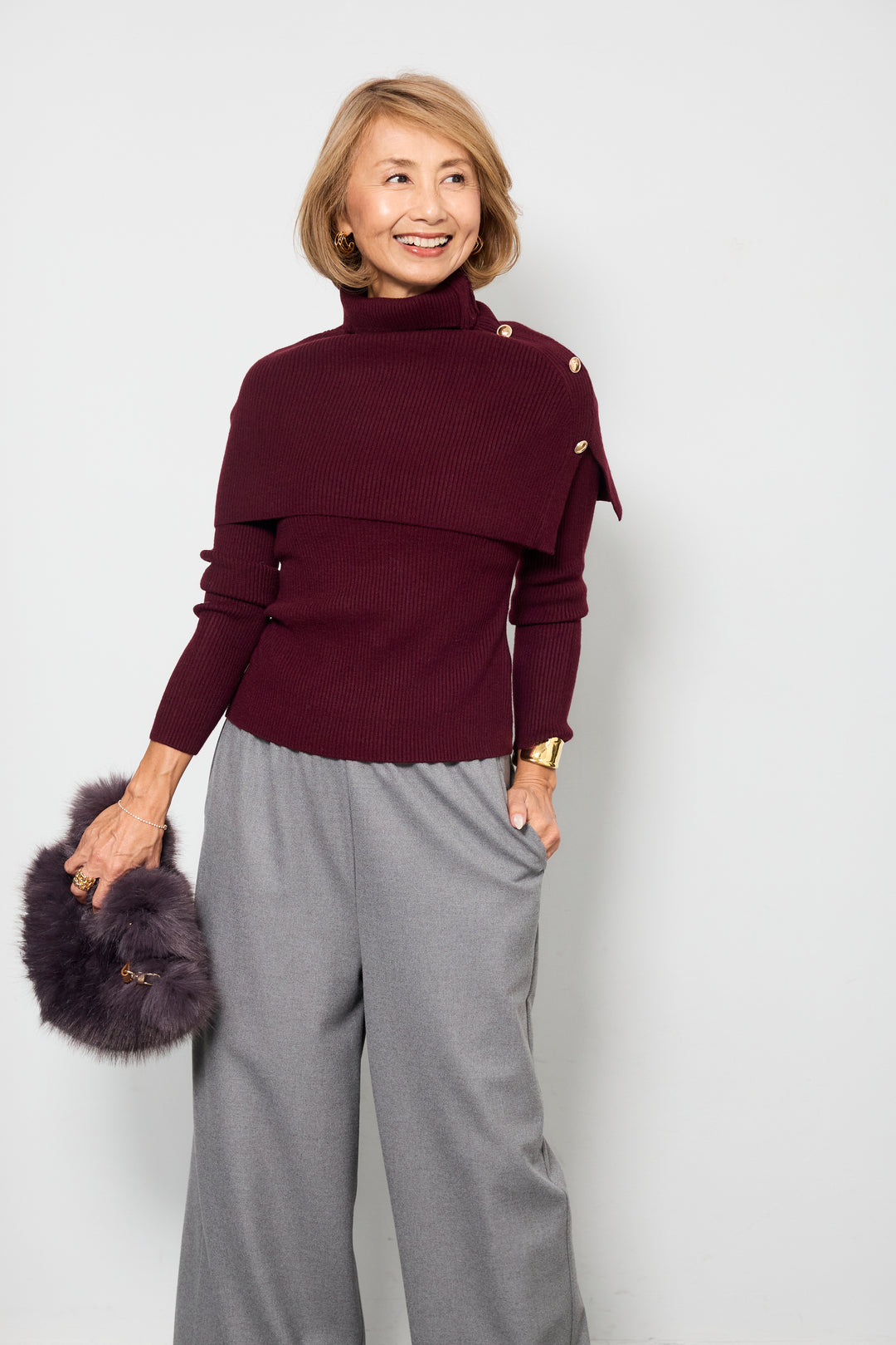 ボタンデザインケープニットアンサンブル