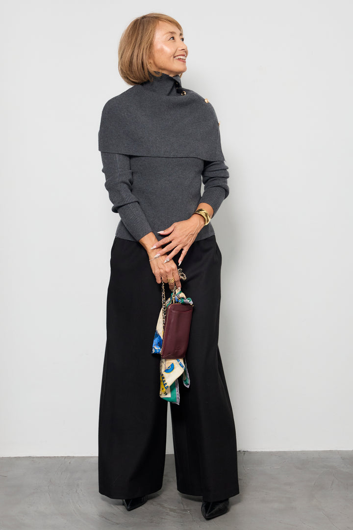 ボタンデザインケープニットアンサンブル