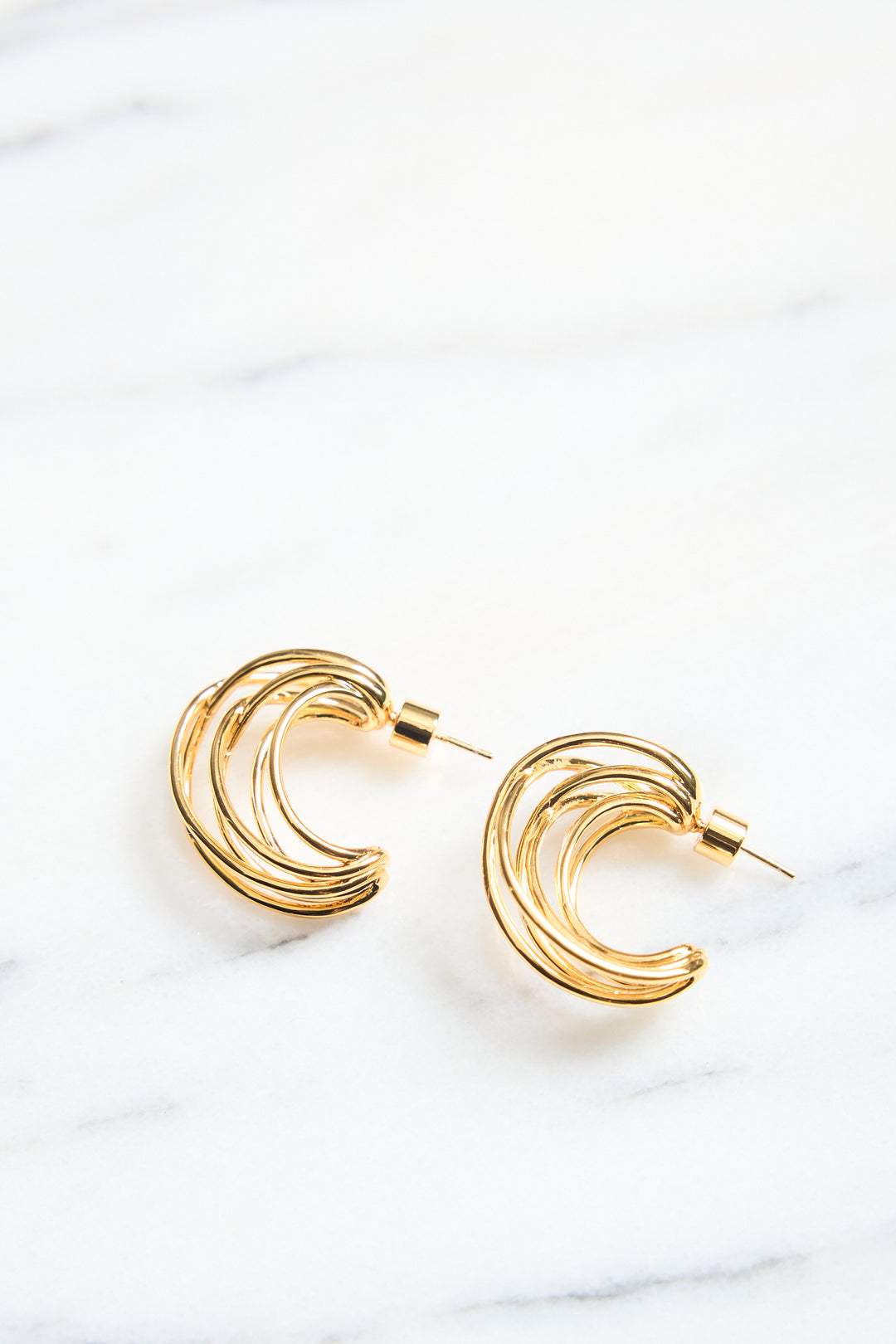 カーブフープピアス