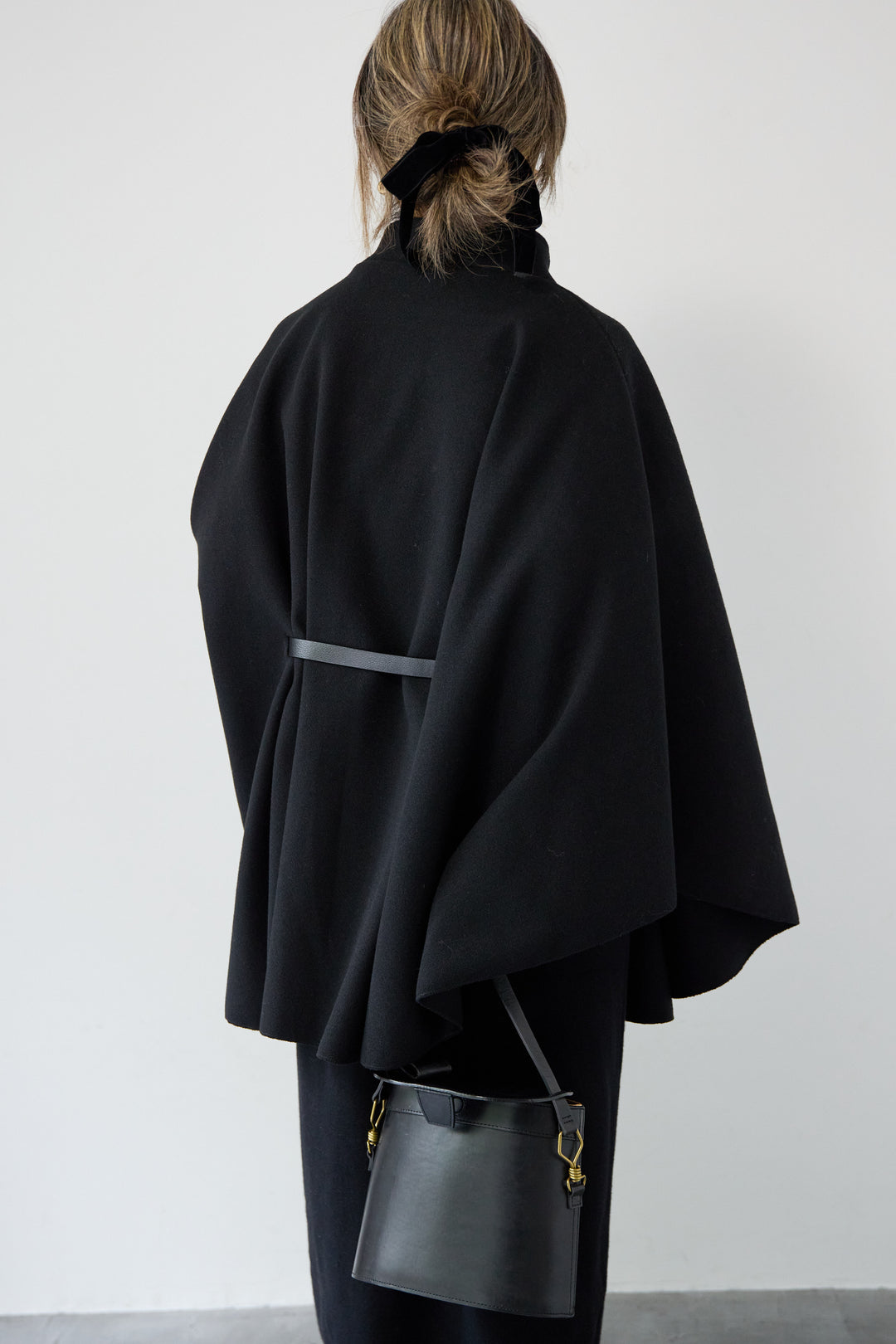 [SET]スタンドカラーケープコート+Vネック ロングニットワンピース(2set)