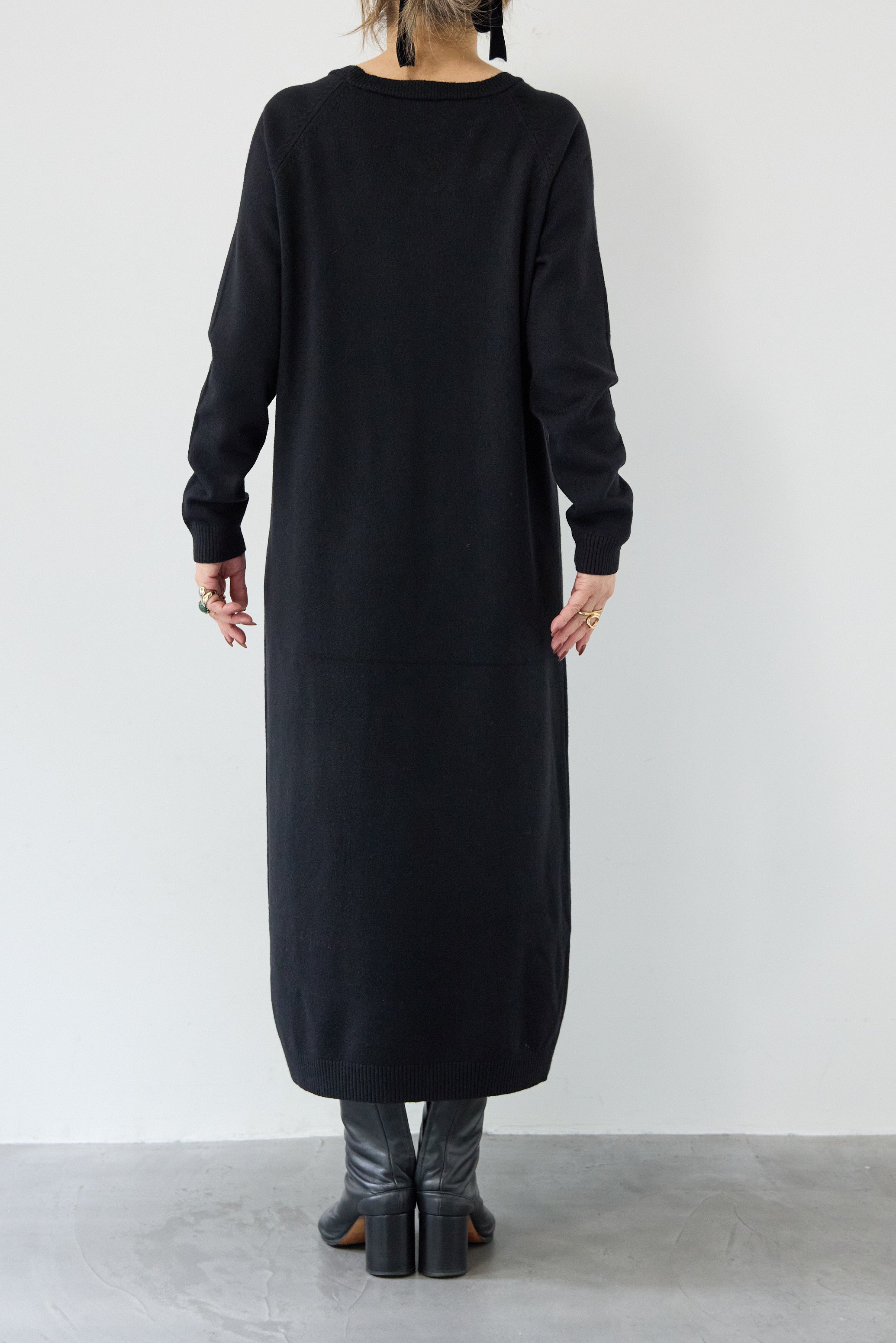 Vネック ロングニットワンピース – plusotoha