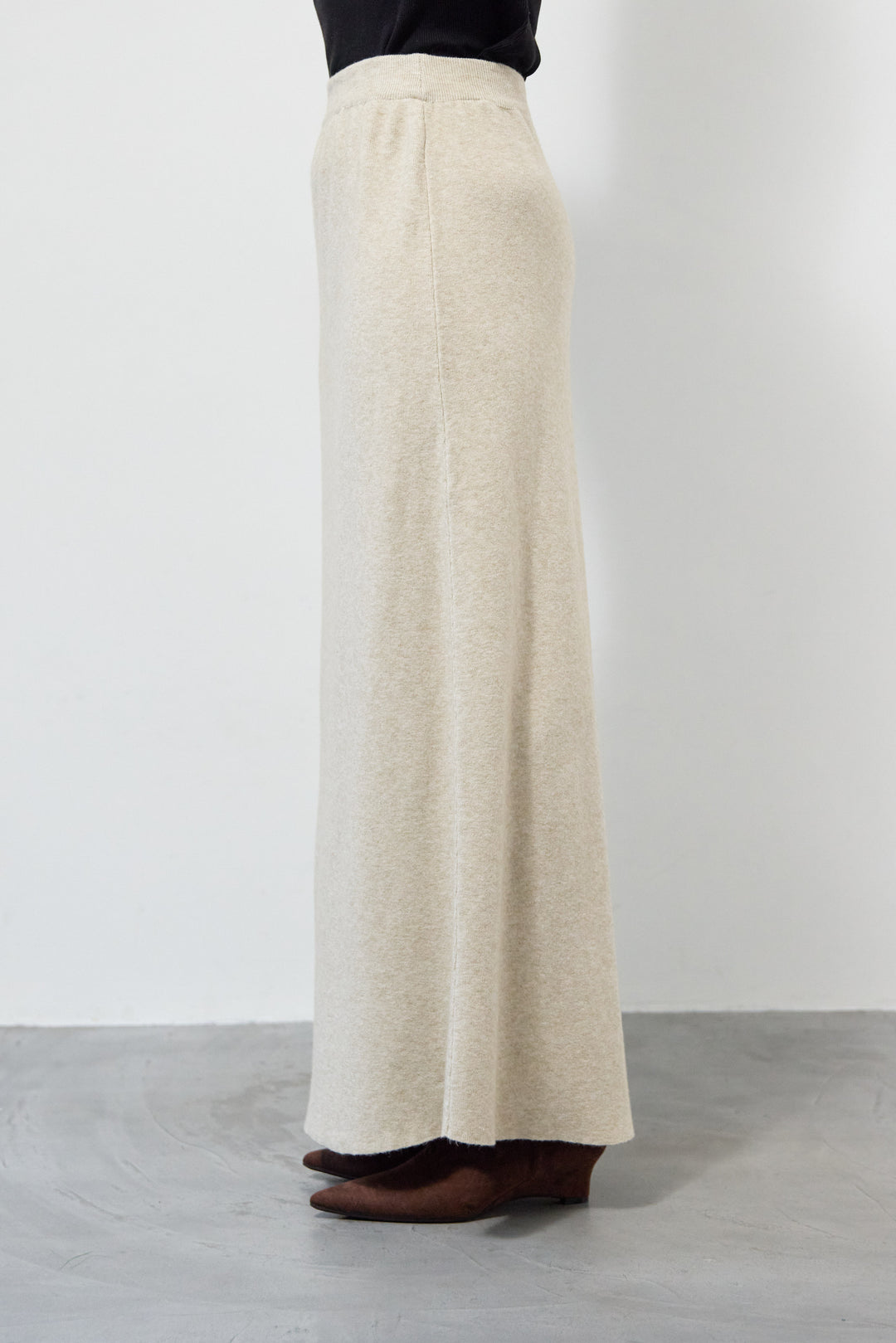 ニットアップ アシンメトリープルオーバー＆ロングスカート