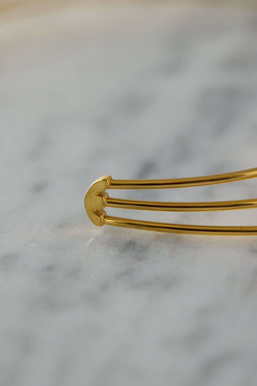 アーチラインメタルチョーカー