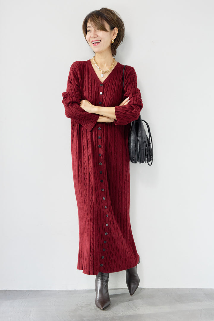 ケーブルニットワンピース