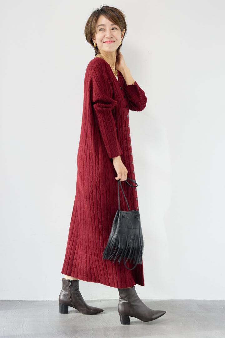 ケーブルニットワンピース