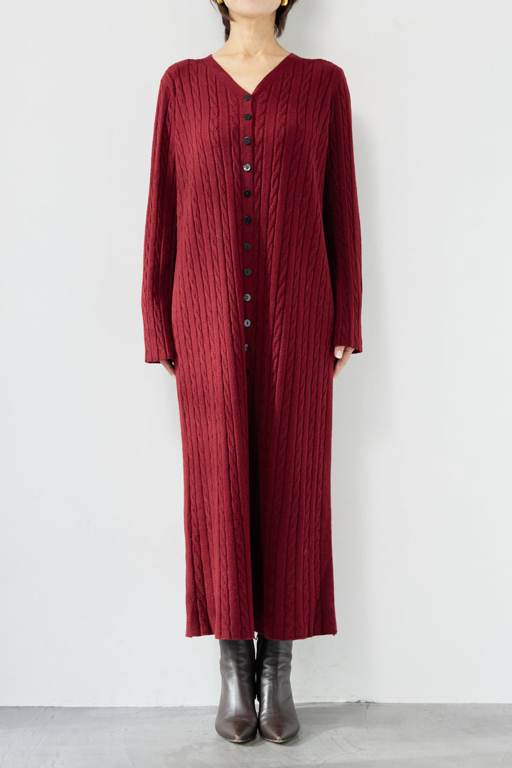 ケーブルニットワンピース