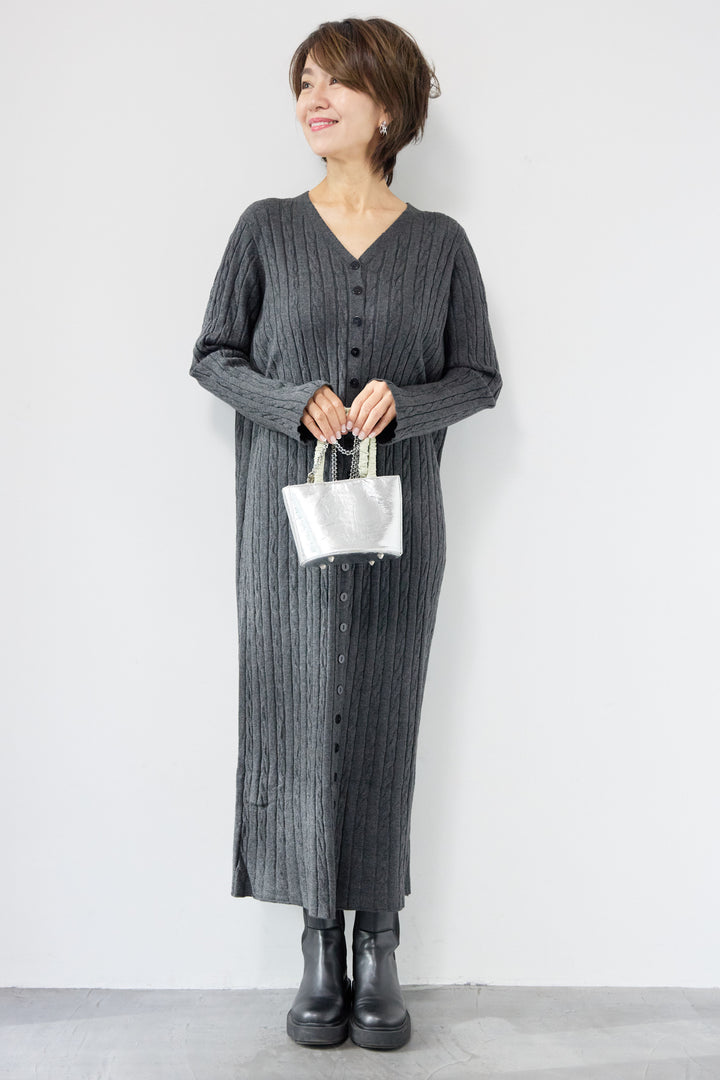 ケーブルニットワンピース