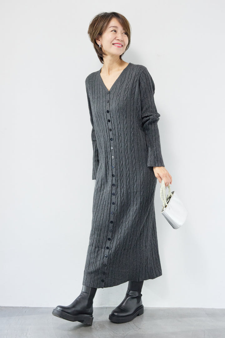ケーブルニットワンピース