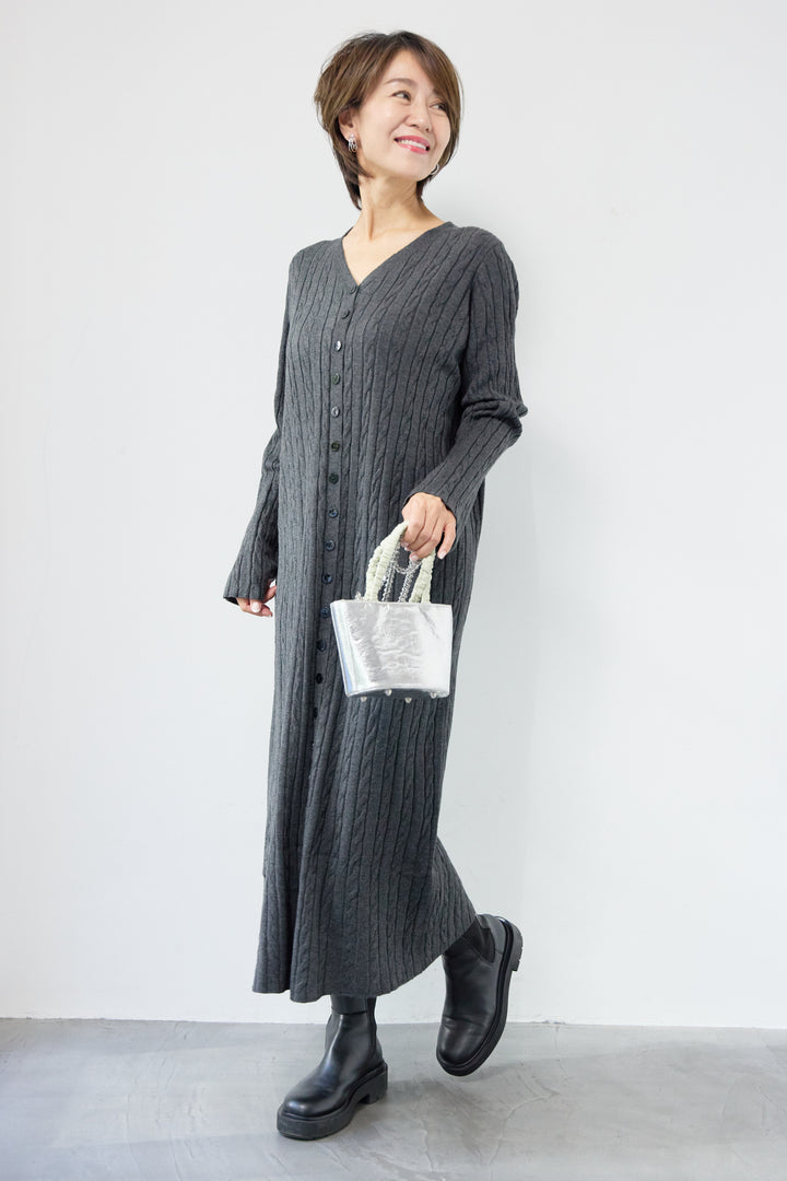 ケーブルニットワンピース