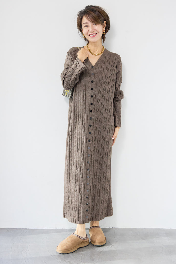 ケーブルニットワンピース