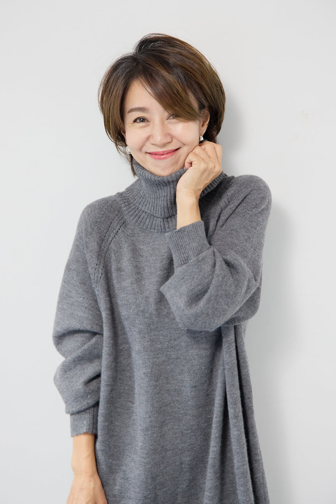 ルーズフィットタートルニットワンピース