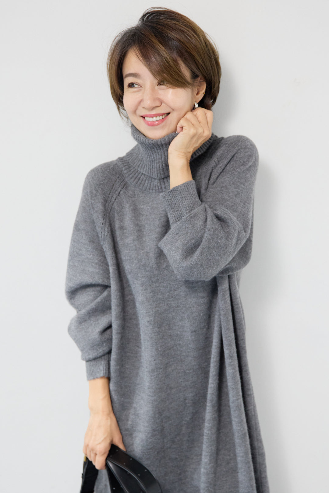 ルーズフィットタートルニットワンピース