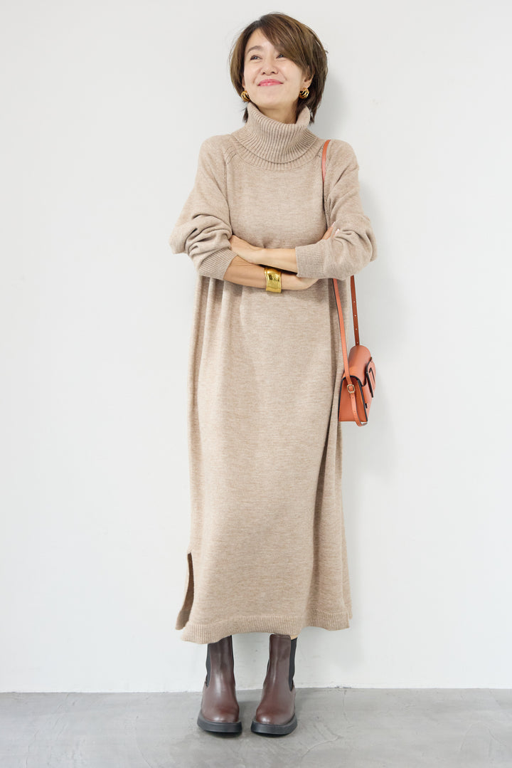 ルーズフィットタートルニットワンピース
