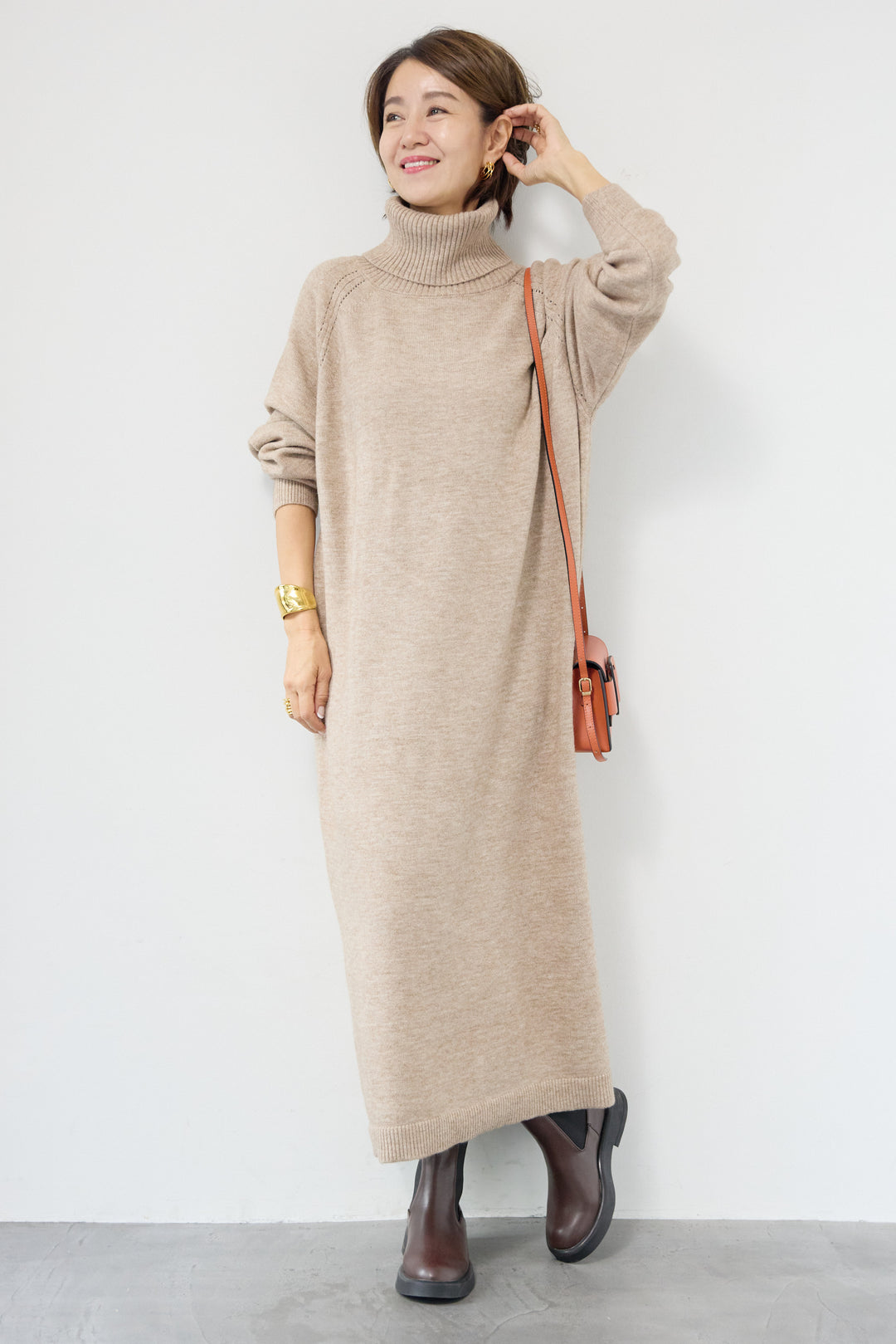 ルーズフィットタートルニットワンピース