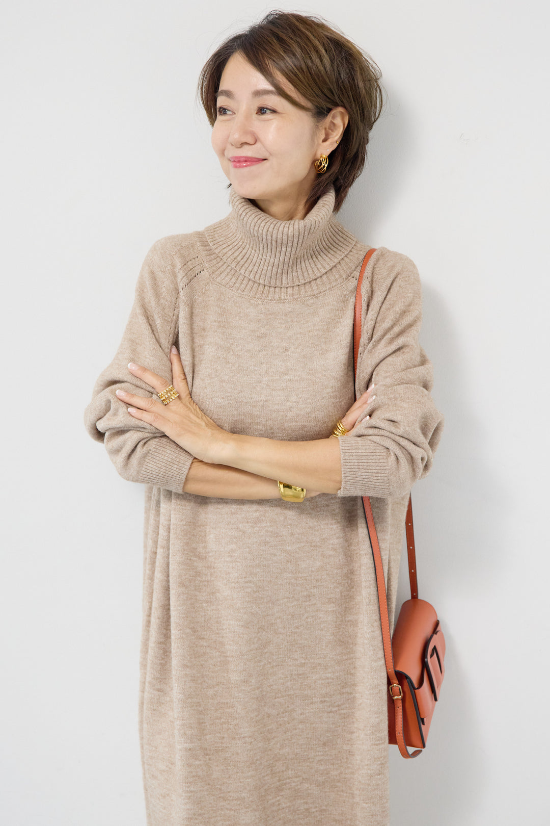 ルーズフィットタートルニットワンピース