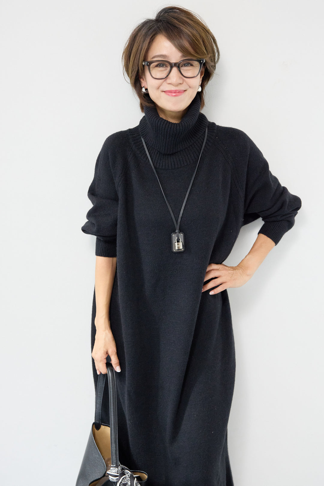 ルーズフィットタートルニットワンピース