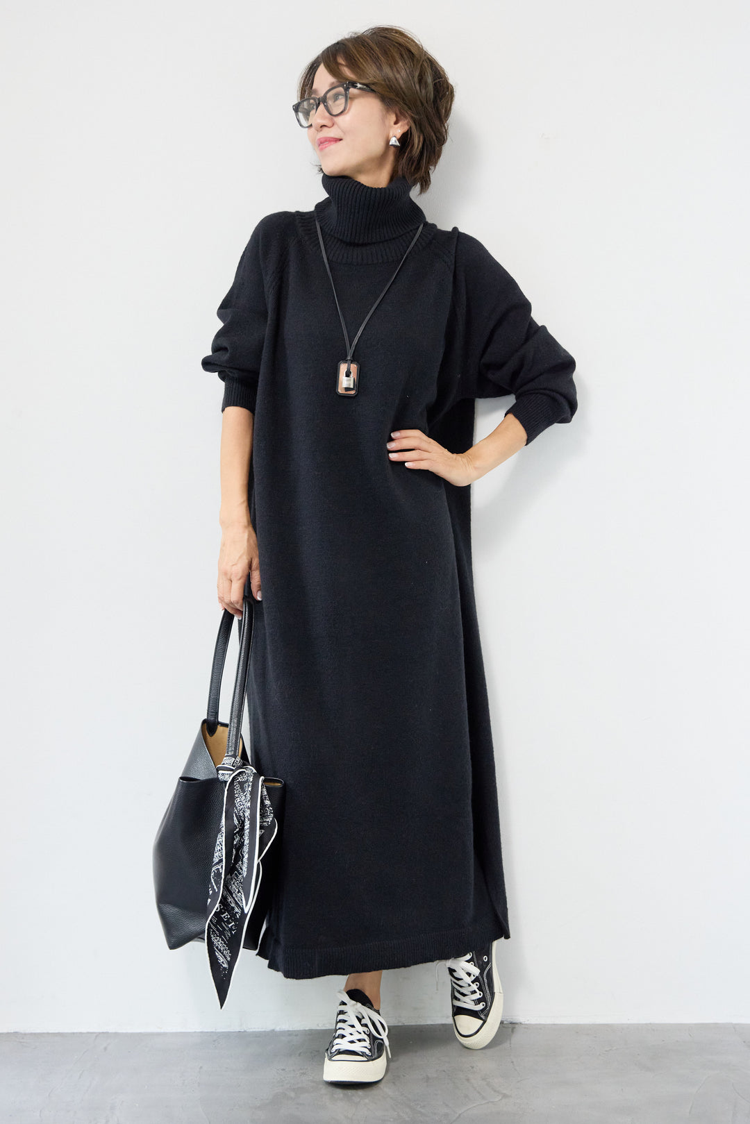 ルーズフィットタートルニットワンピース