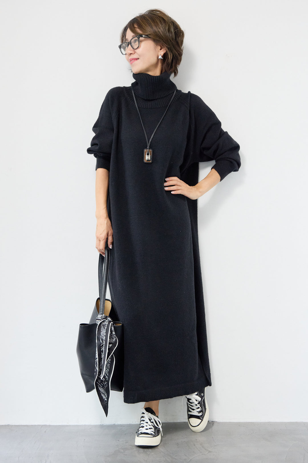 ルーズフィットタートルニットワンピース