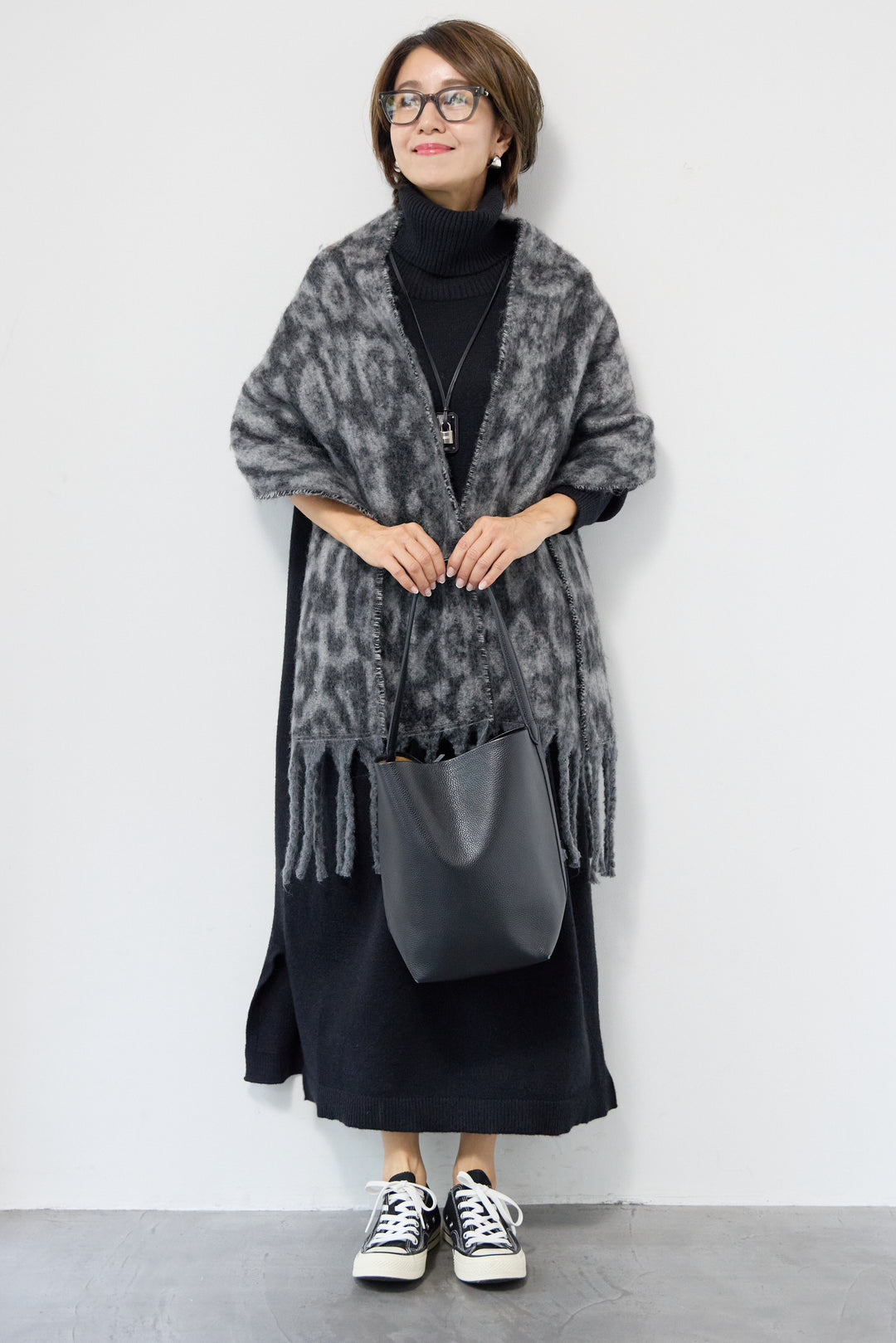 ルーズフィットタートルニットワンピース