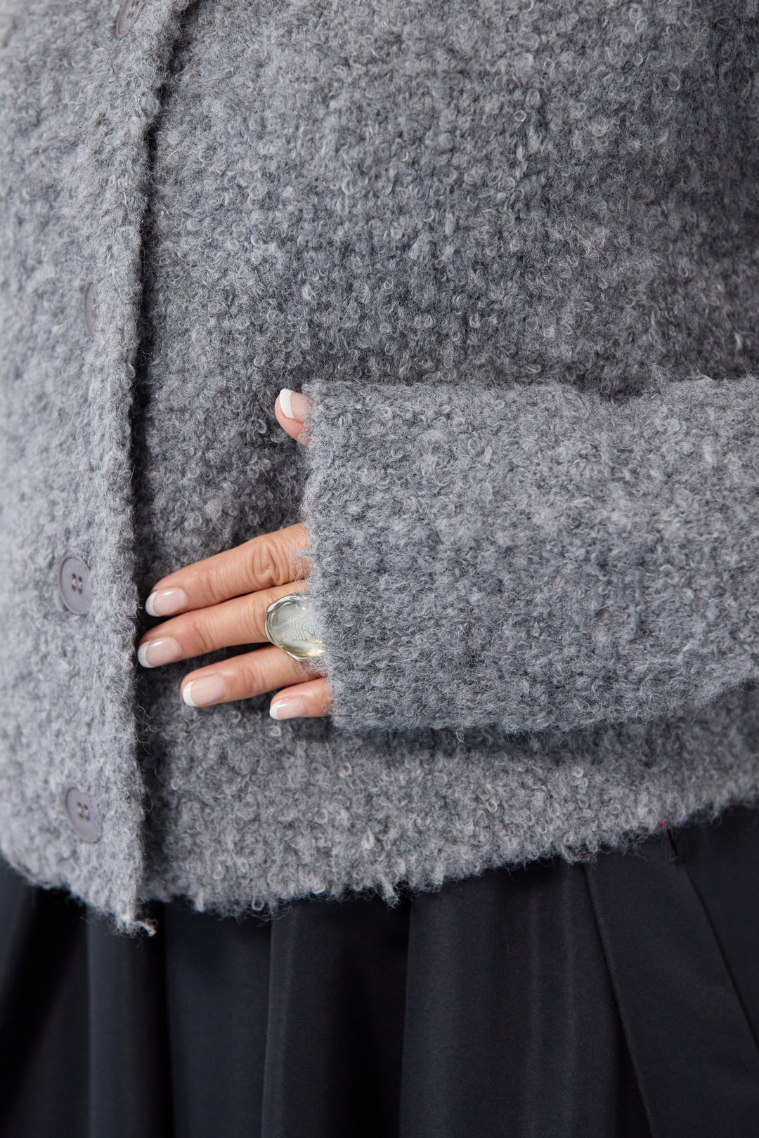 ブークレショートカーディガン