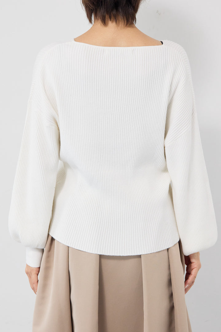 ふんわりタッチVネックリブニット