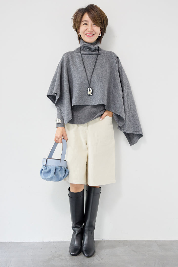 レイヤードタートルニット＋ケープトップ