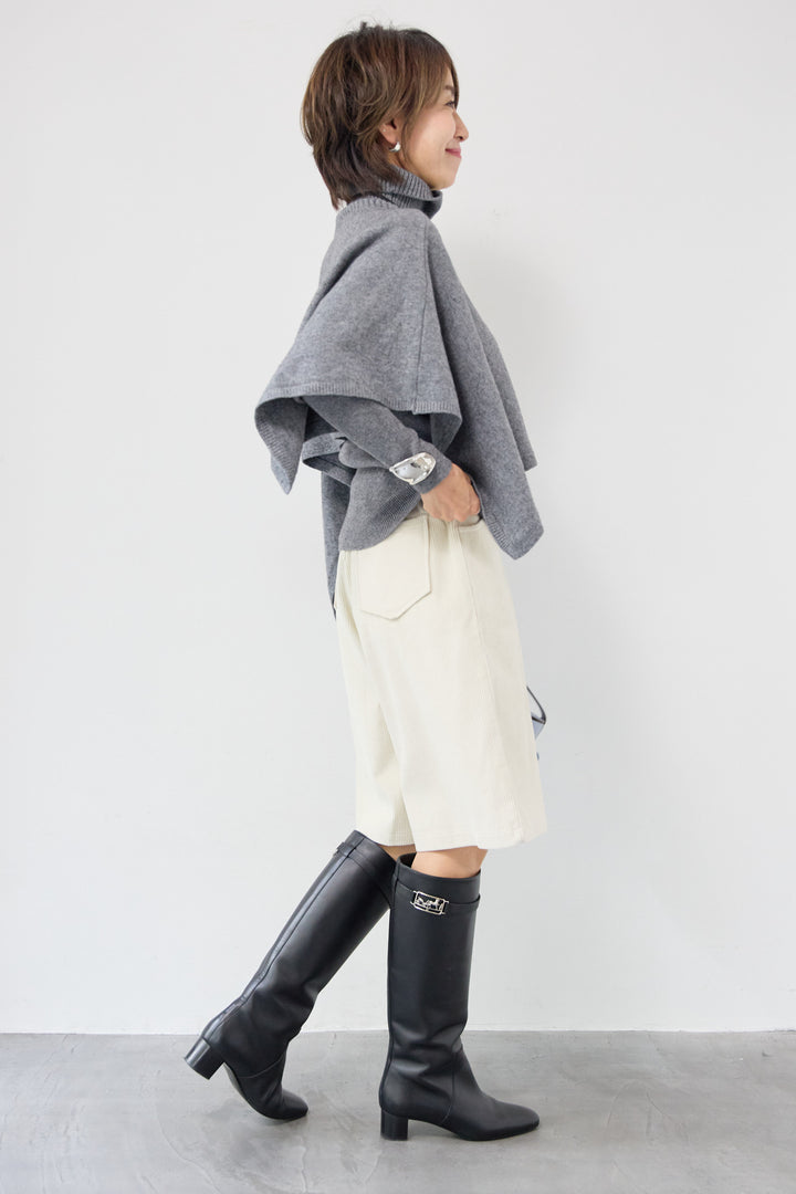 レイヤードタートルニット＋ケープトップ