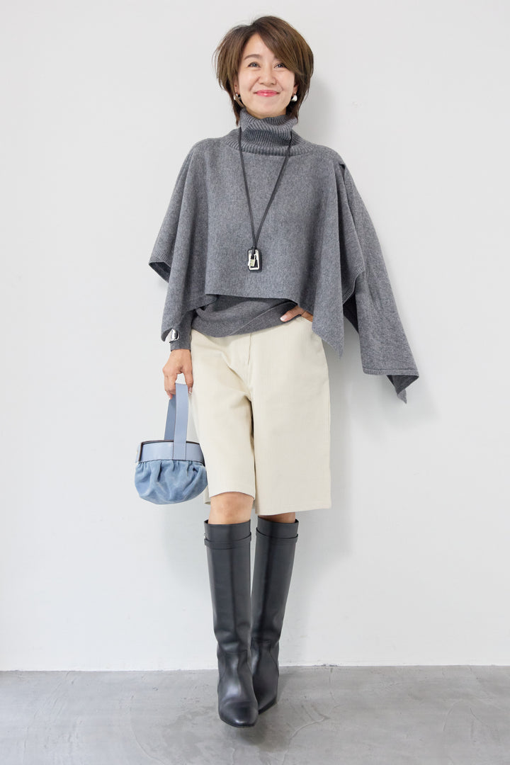 レイヤードタートルニット＋ケープトップ