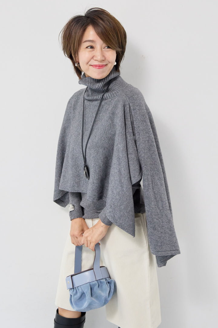 レイヤードタートルニット＋ケープトップ