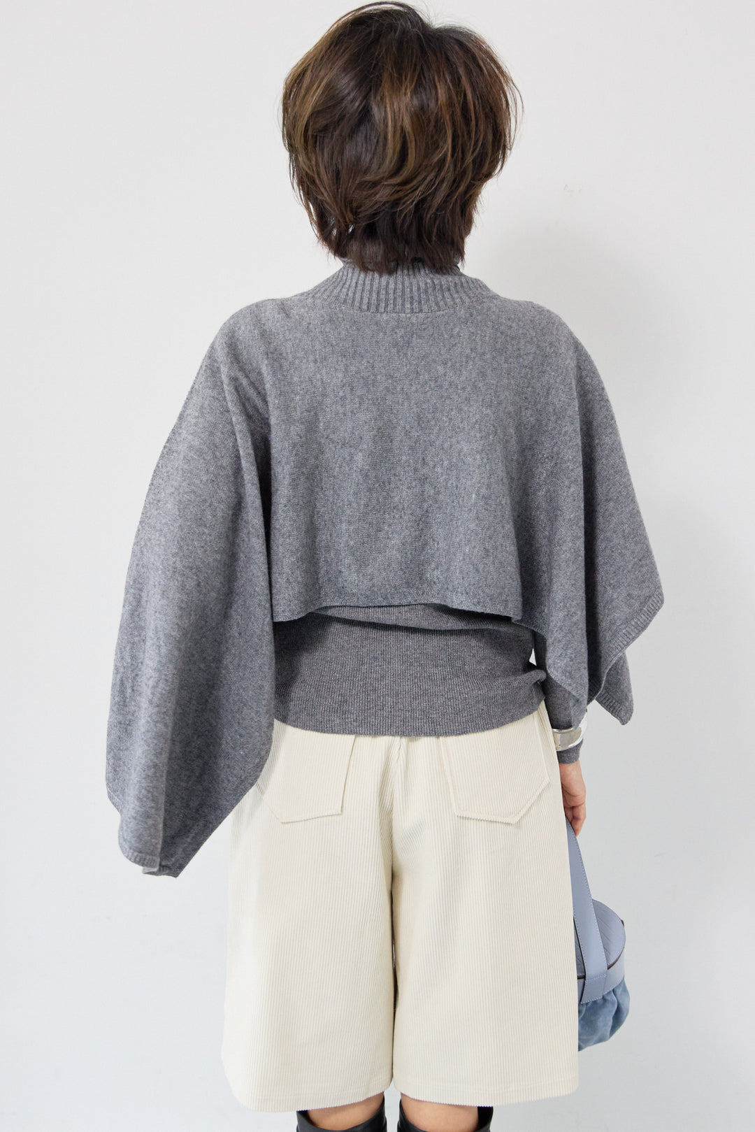 レイヤードタートルニット＋ケープトップ