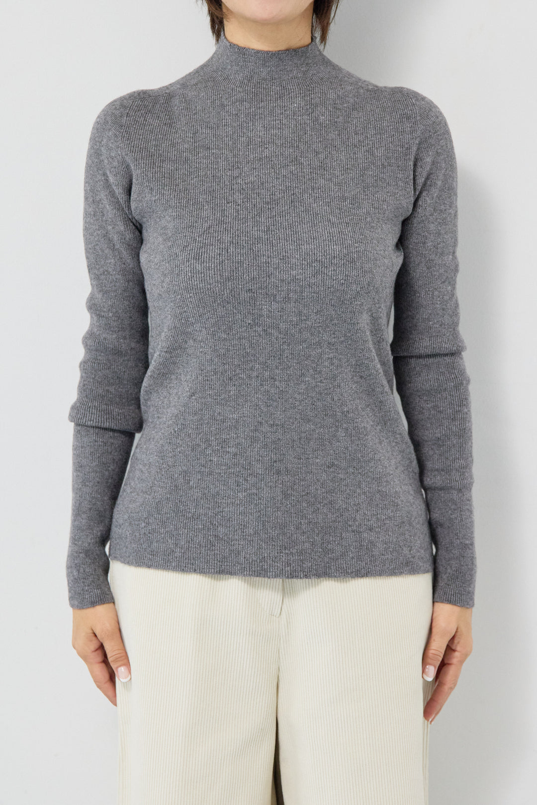 レイヤードタートルニット＋ケープトップ