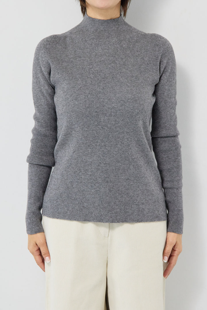 レイヤードタートルニット＋ケープトップ