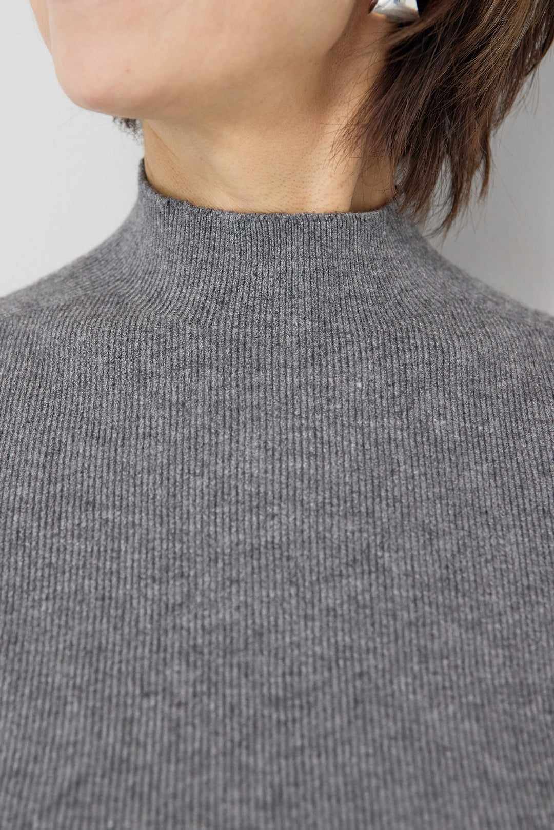 レイヤードタートルニット＋ケープトップ