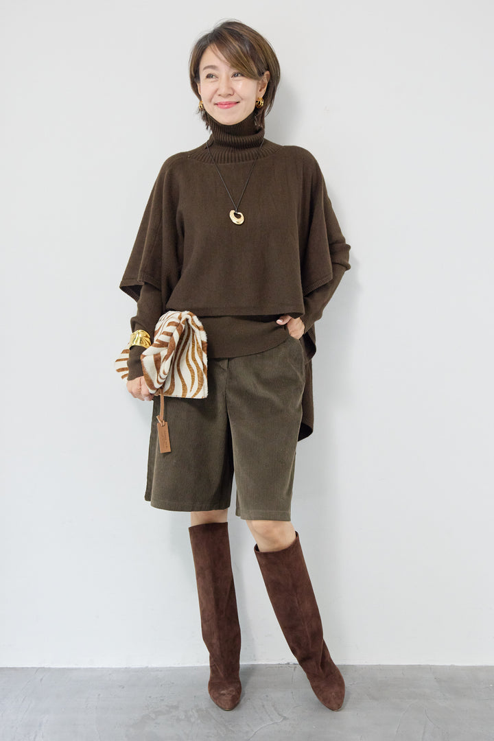 レイヤードタートルニット＋ケープトップ