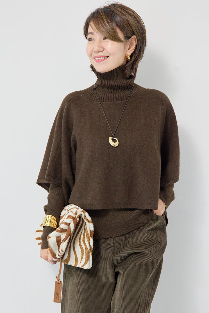 レイヤードタートルニット＋ケープトップ