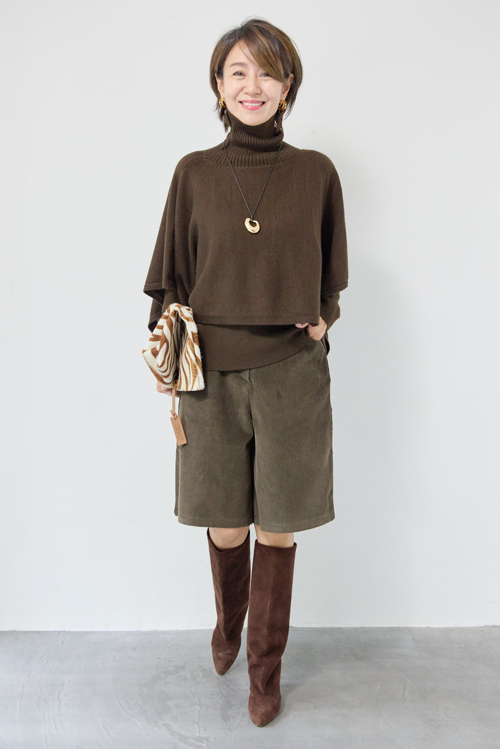 レイヤードタートルニット＋ケープトップ