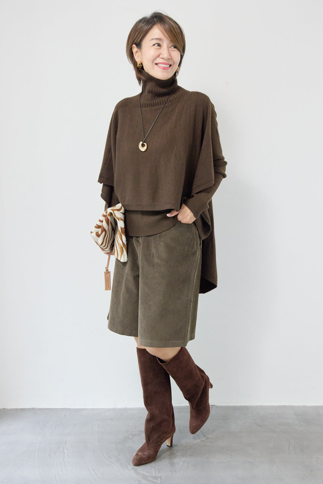 レイヤードタートルニット＋ケープトップ