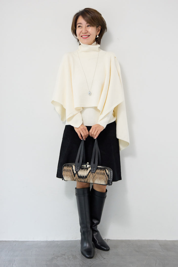 レイヤードタートルニット＋ケープトップ