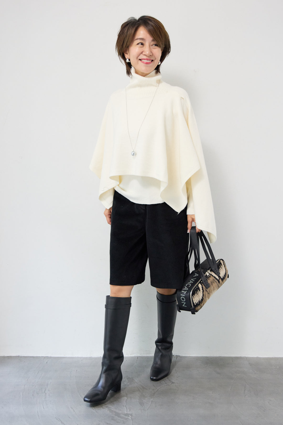 レイヤードタートルニット＋ケープトップ