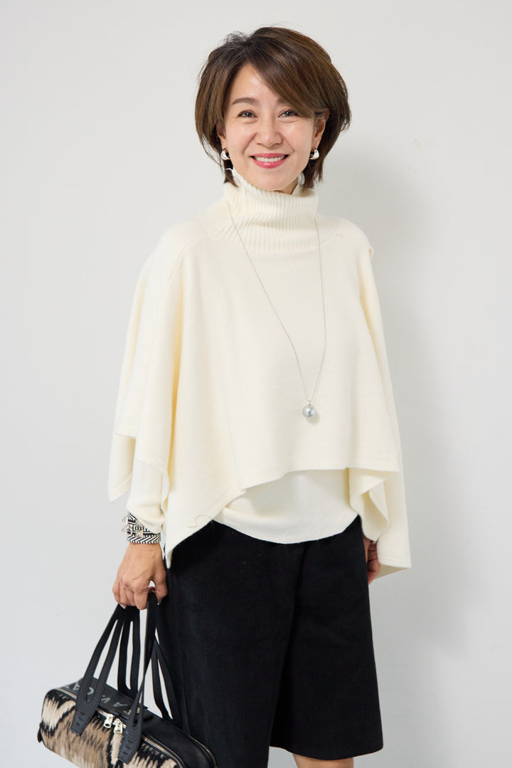 レイヤードタートルニット＋ケープトップ