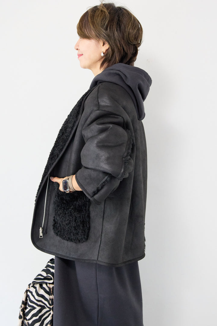 リバーシブルボアコート