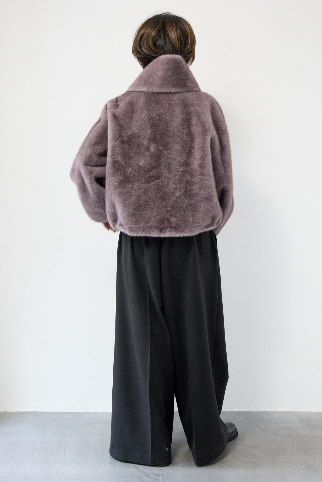 ボリュームストール付きフェイクファーコート