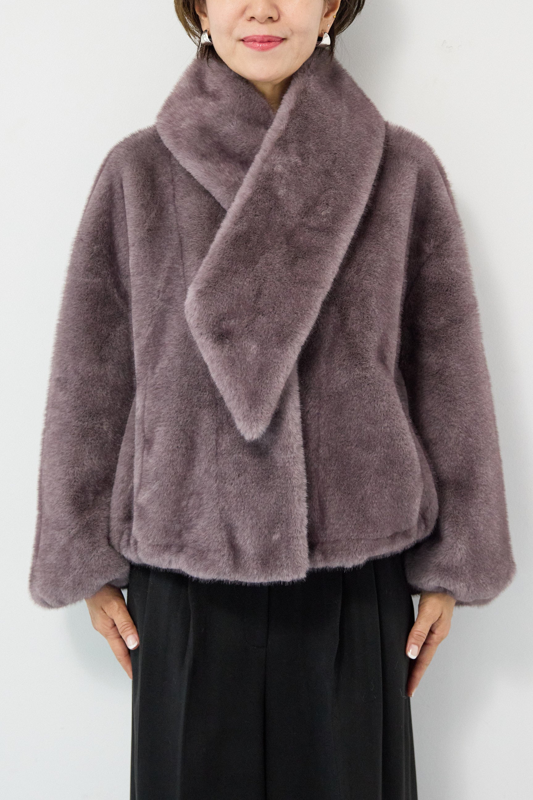 ボリュームストール付きフェイクファーコート – plusotoha