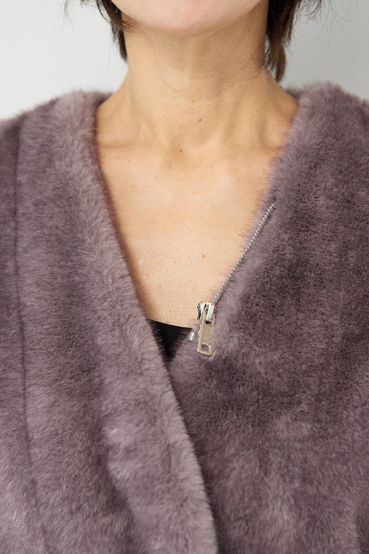 ボリュームストール付きフェイクファーコート