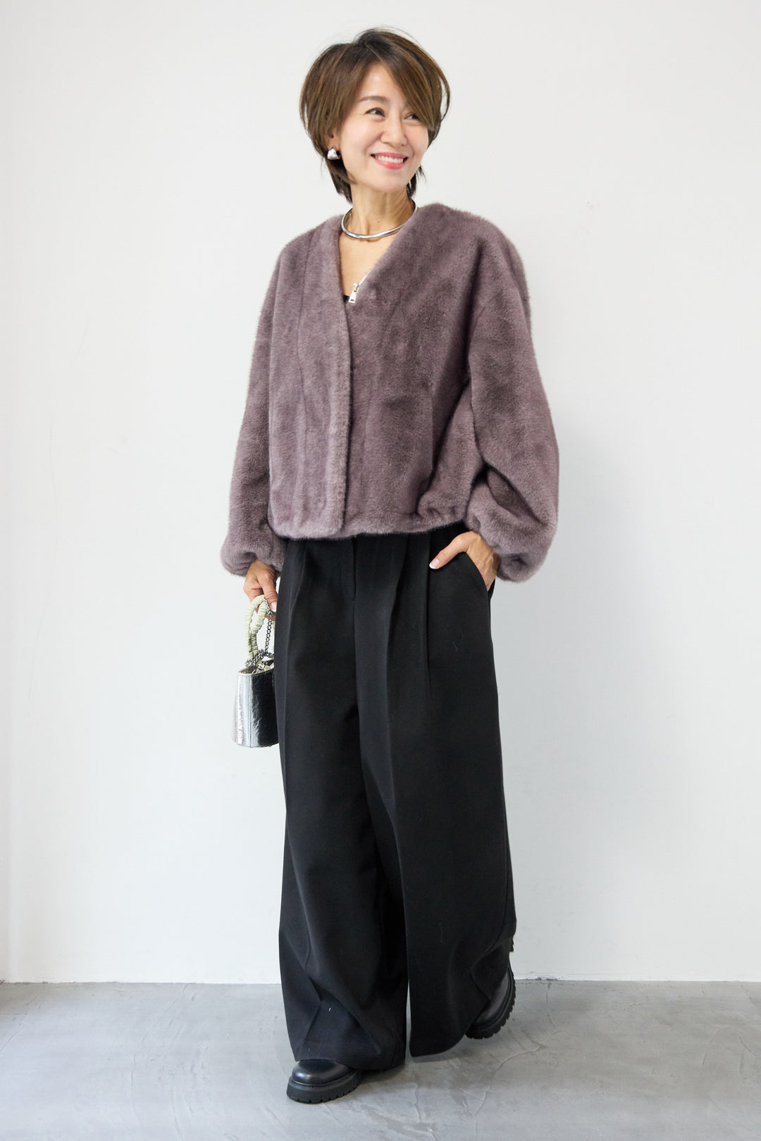 ボリュームストール付きフェイクファーコート