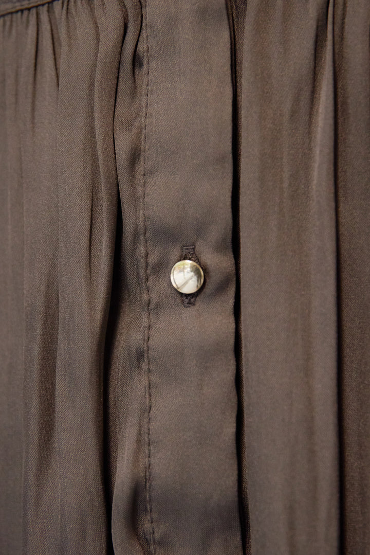 サテンギャザーブラウス