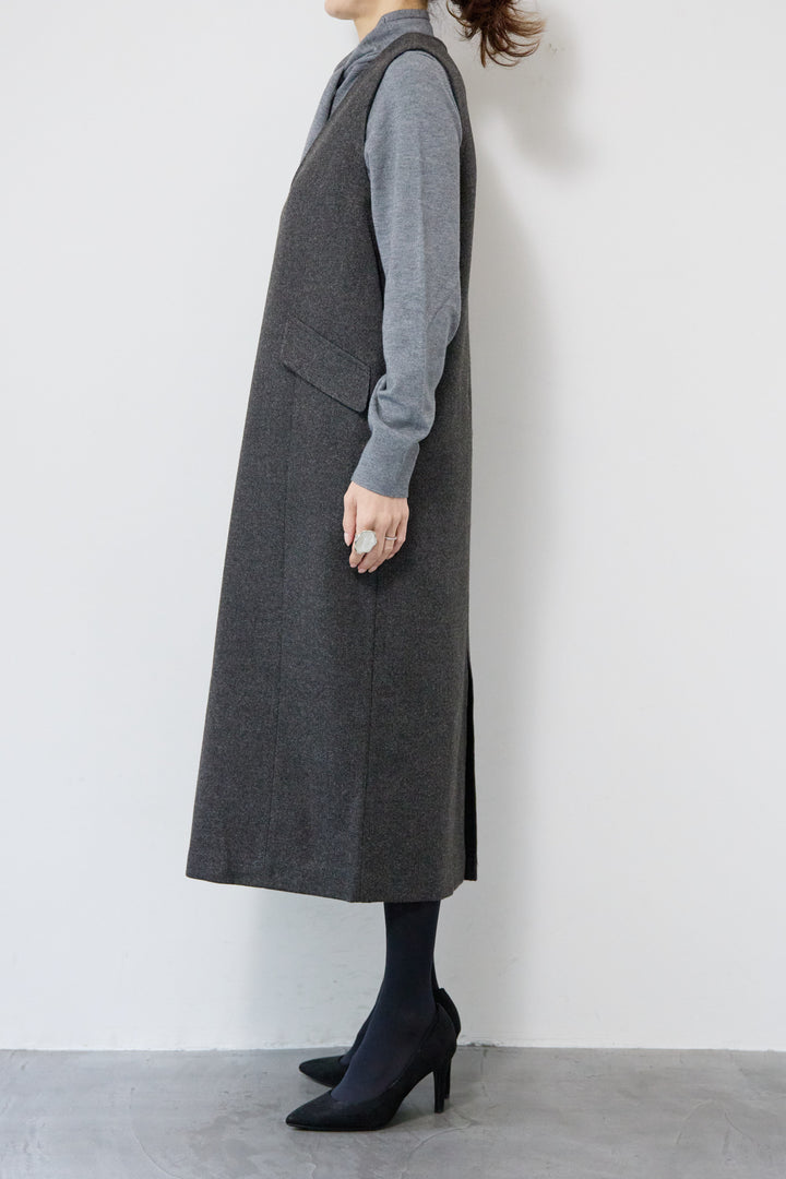 クラシカルジャンパースカート