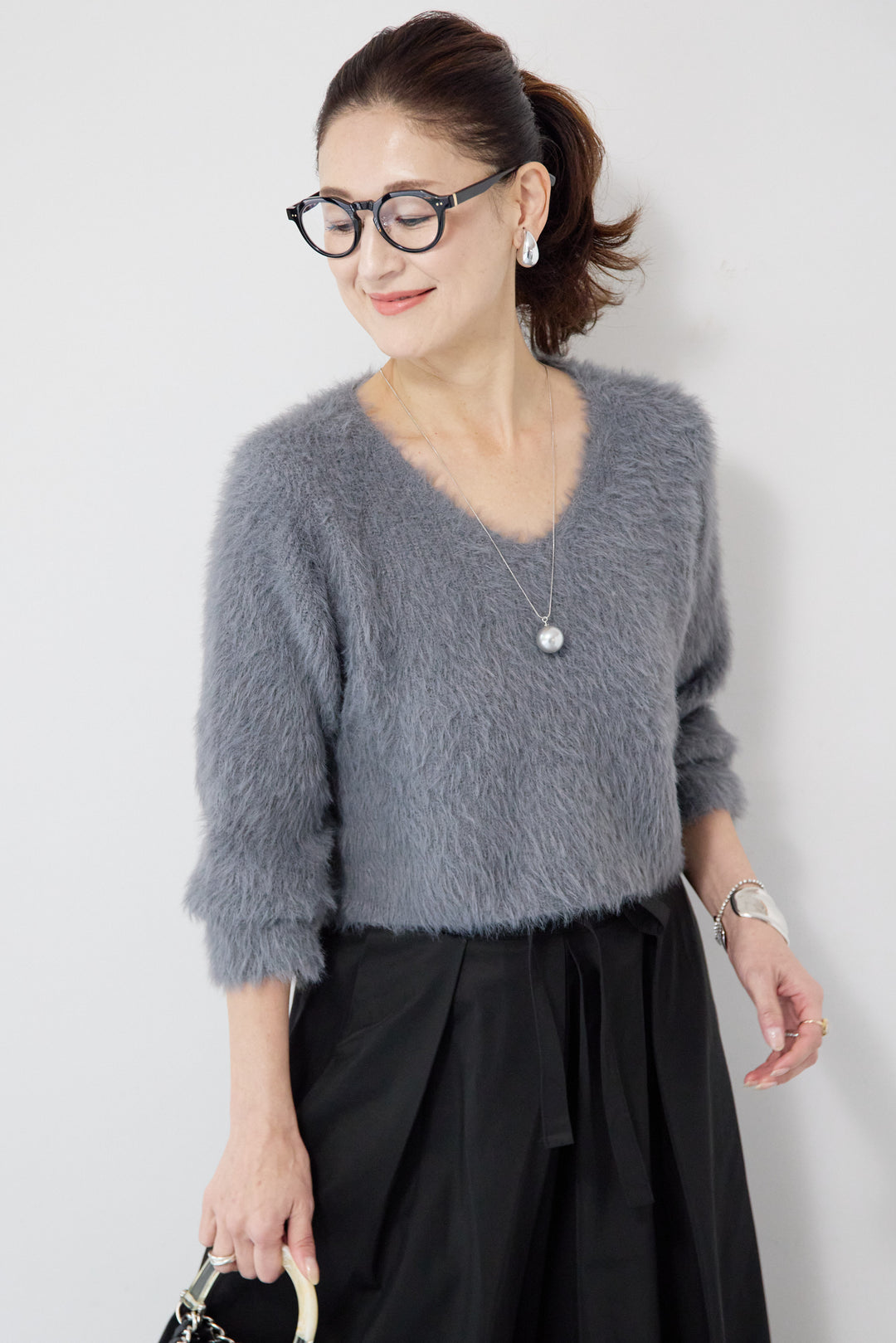 クロップド丈シャギーニット